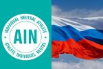 Флаг спортсменов с нейтральным статусом и российский флаг