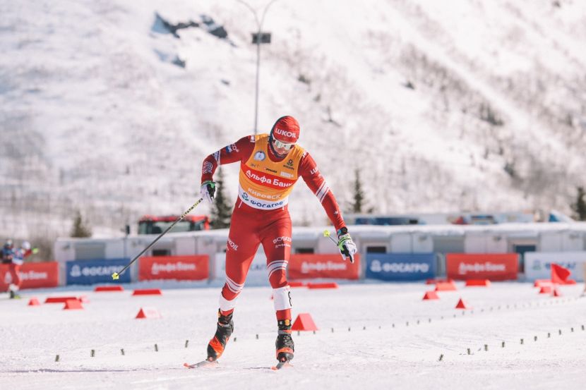 Александр Большунов