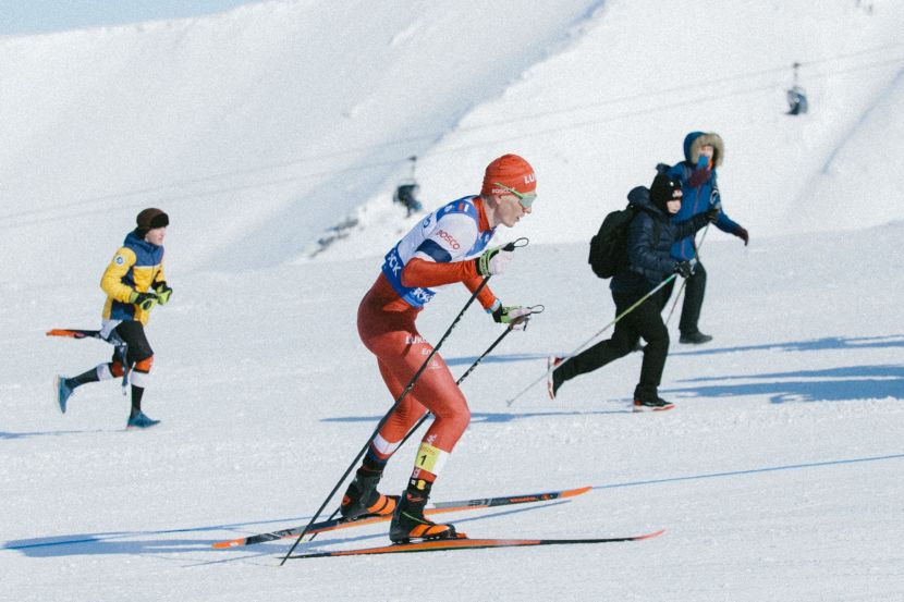 Александр Большунов